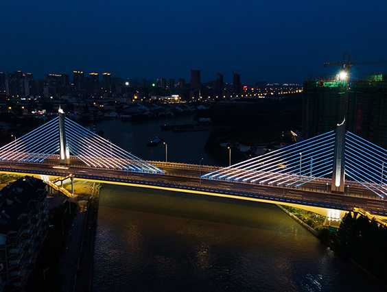 湖州南北大聯(lián)動，長湖申大橋“亮”新裝