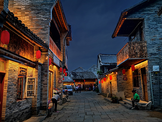 點亮千年古鎮(zhèn)中渡，文旅夜游又添一彩！